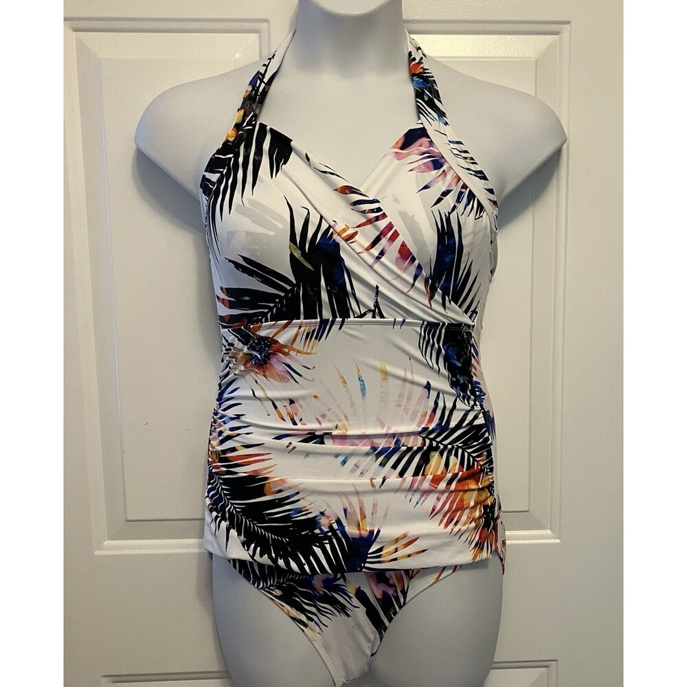 Cyn & Luca White Floral Size‎ Medium Swimsuit One Piece Padded Underwire